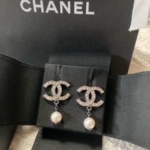 Brand new beautiful Chanel Earrings!